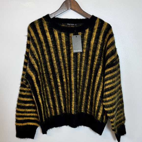 NWT Wild Pony Fuzzy Sweater Black & Yellow Tiger Stripe Oversized Women Size S/M - Picture 2 of 11
